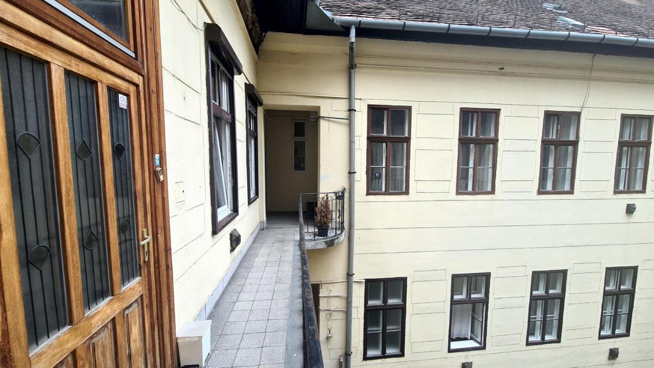 Downtown Akacfa Appartement Boedapest Buitenkant foto